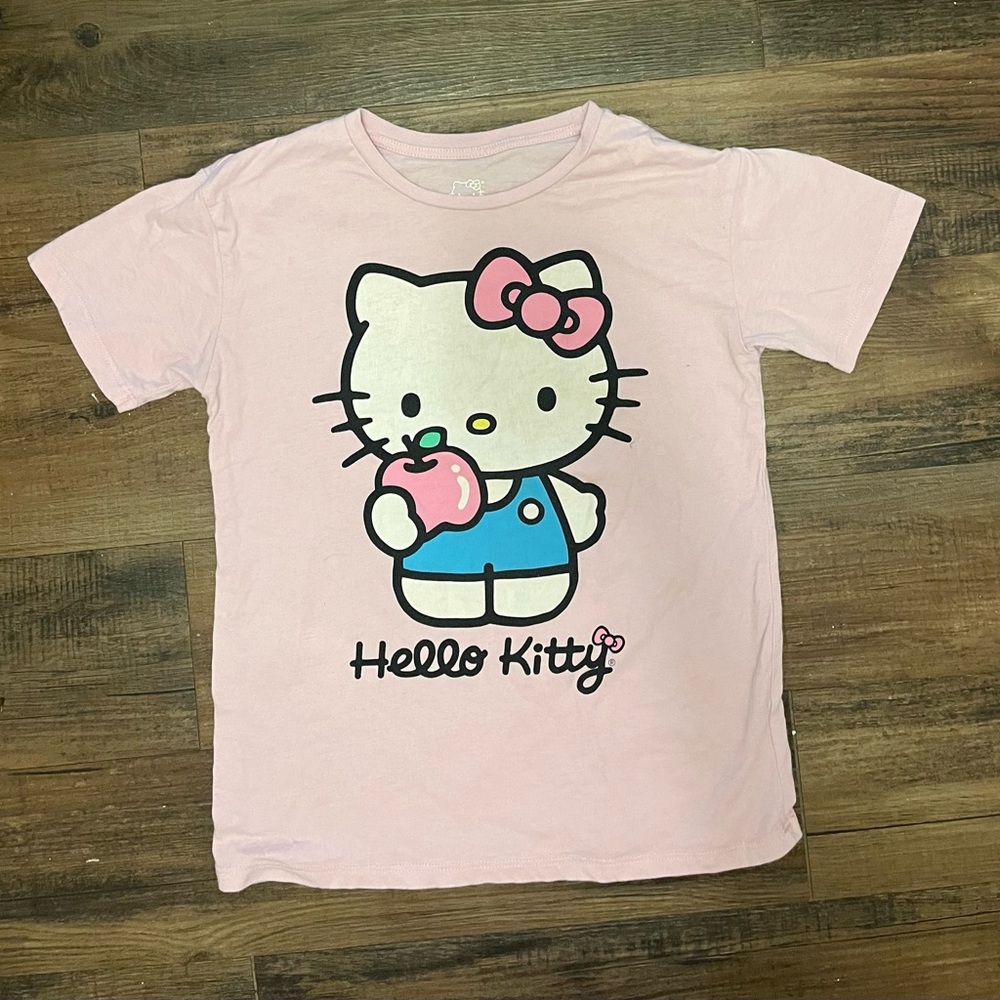 Hello Kitty tshirt
